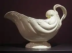 1770s sauceboat, attributed to Leeds; the twisted handle is characteristic.[15]